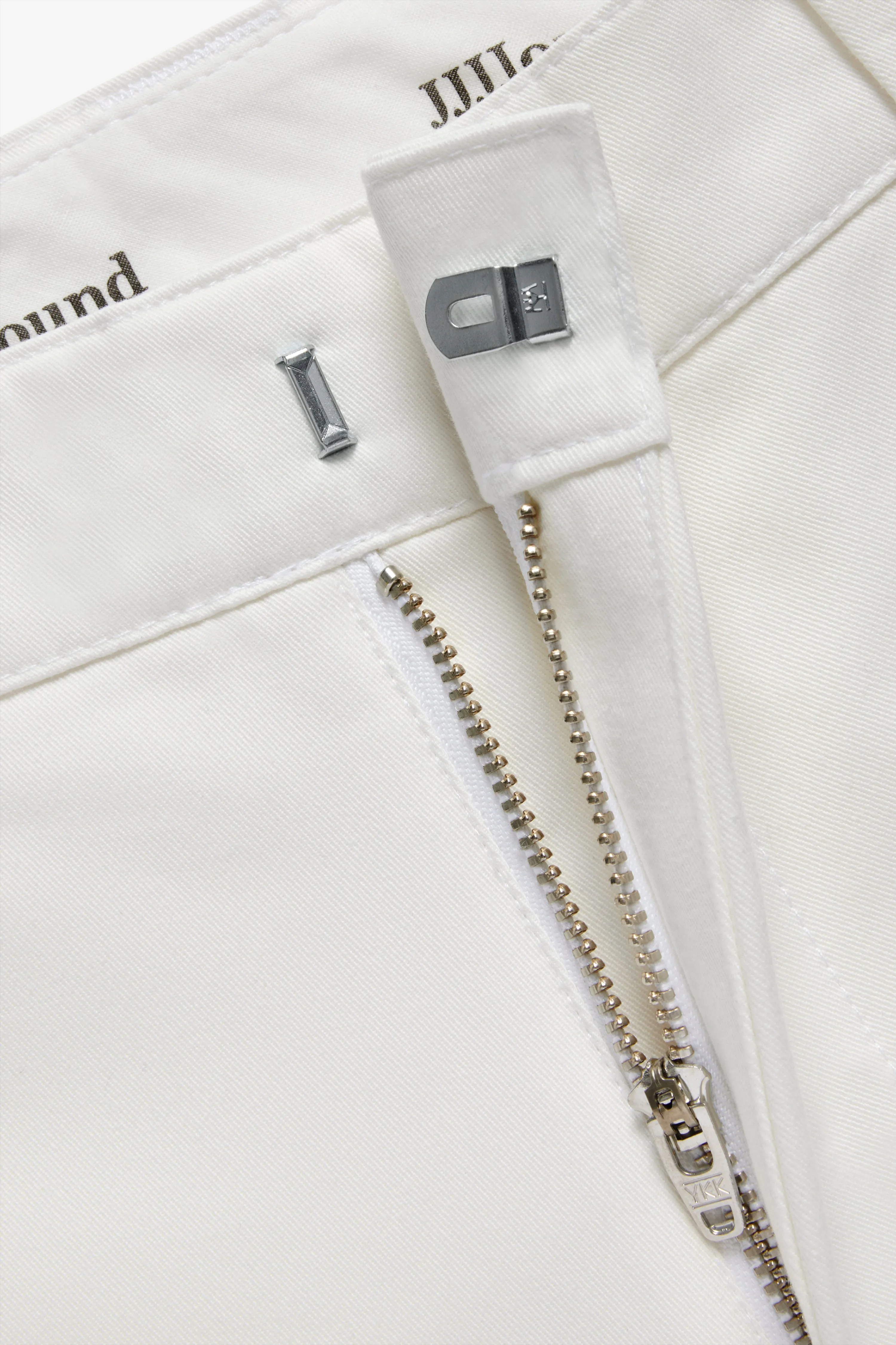 Relaxed Chino - Ivory